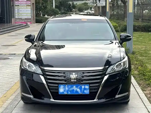 Toyota Crown 2018