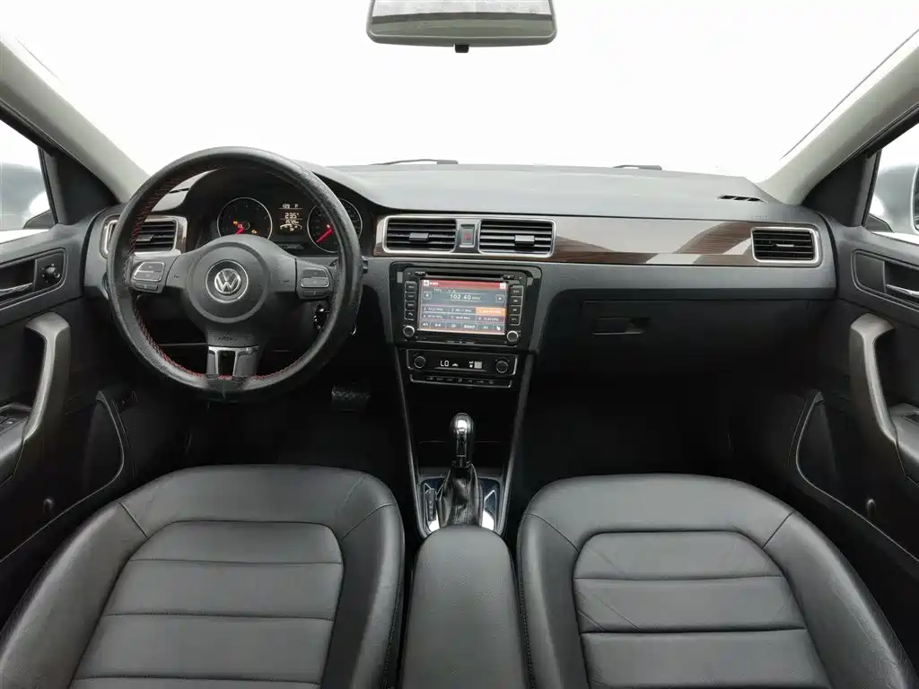 Volkswagen Santana 2014