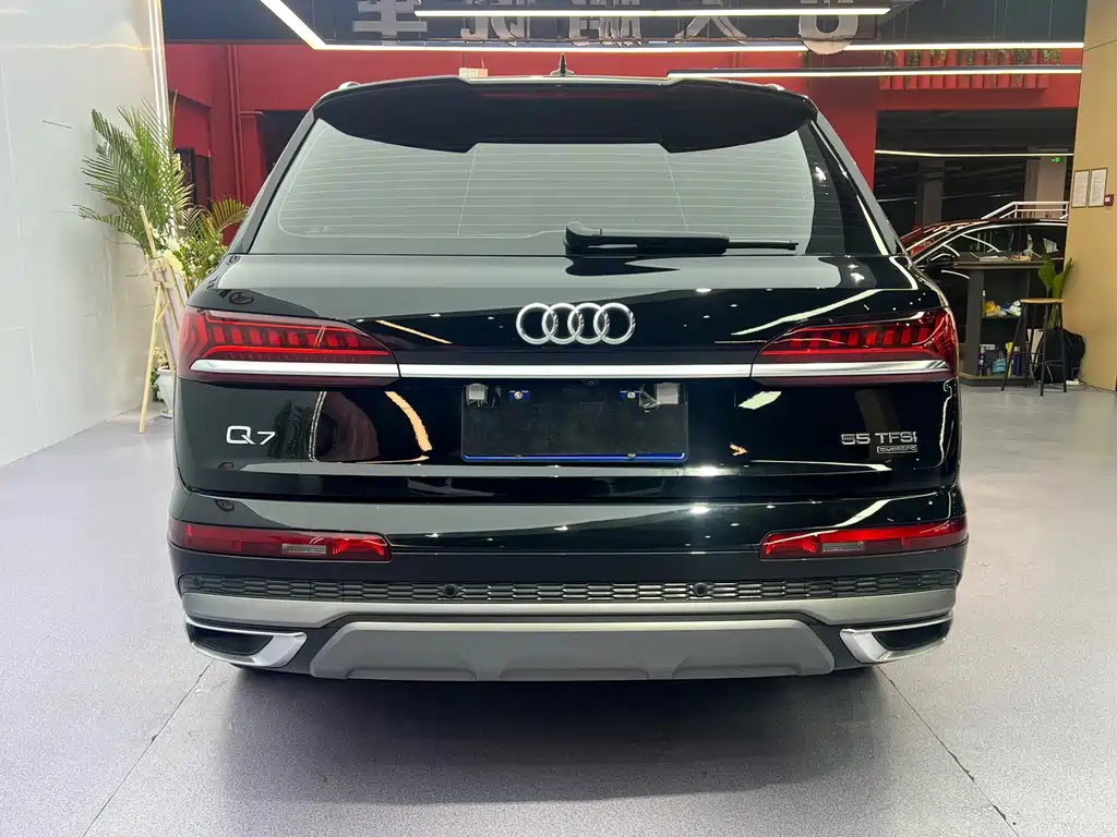 Audi Q7 2023 — фото 16