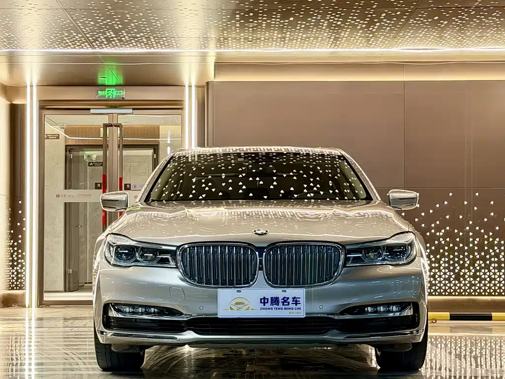 BMW 7 Series 2018 — фото 2