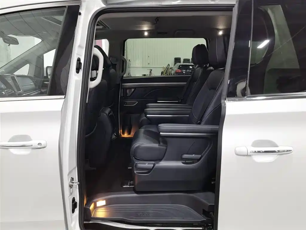 GAC Motor Trumpchi M8 2023 — фото 15