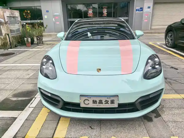 Porsche Panamera 2023