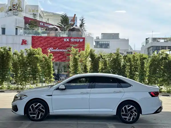 Volkswagen Sagitar 2023