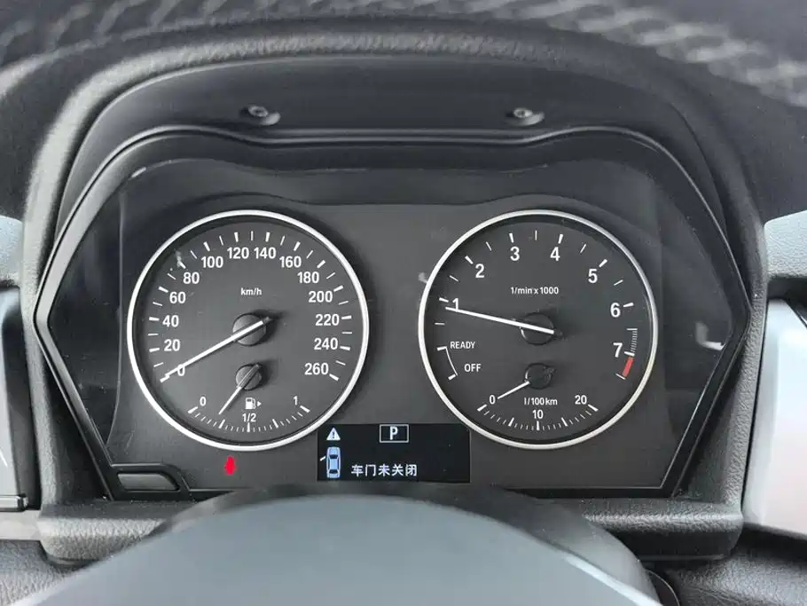 BMW 2 Series Station Wagon 2017 — фото 14