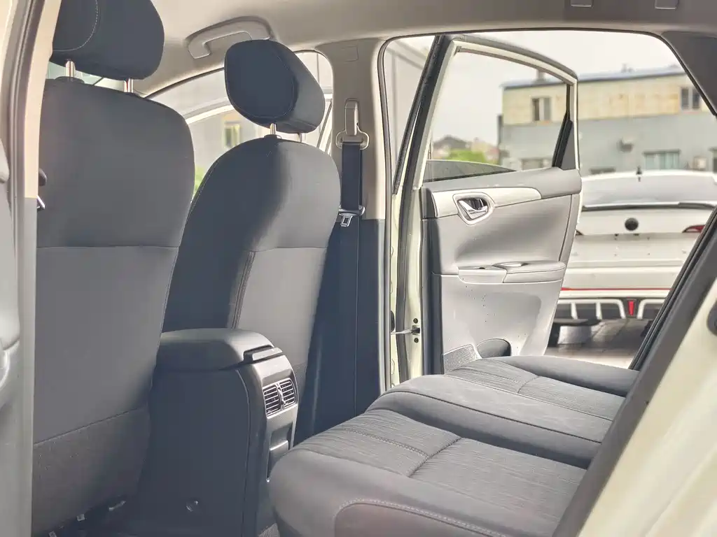 Nissan Sylphy 2022 — фото 15