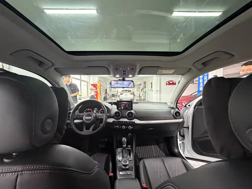 Audi Q2L 2021