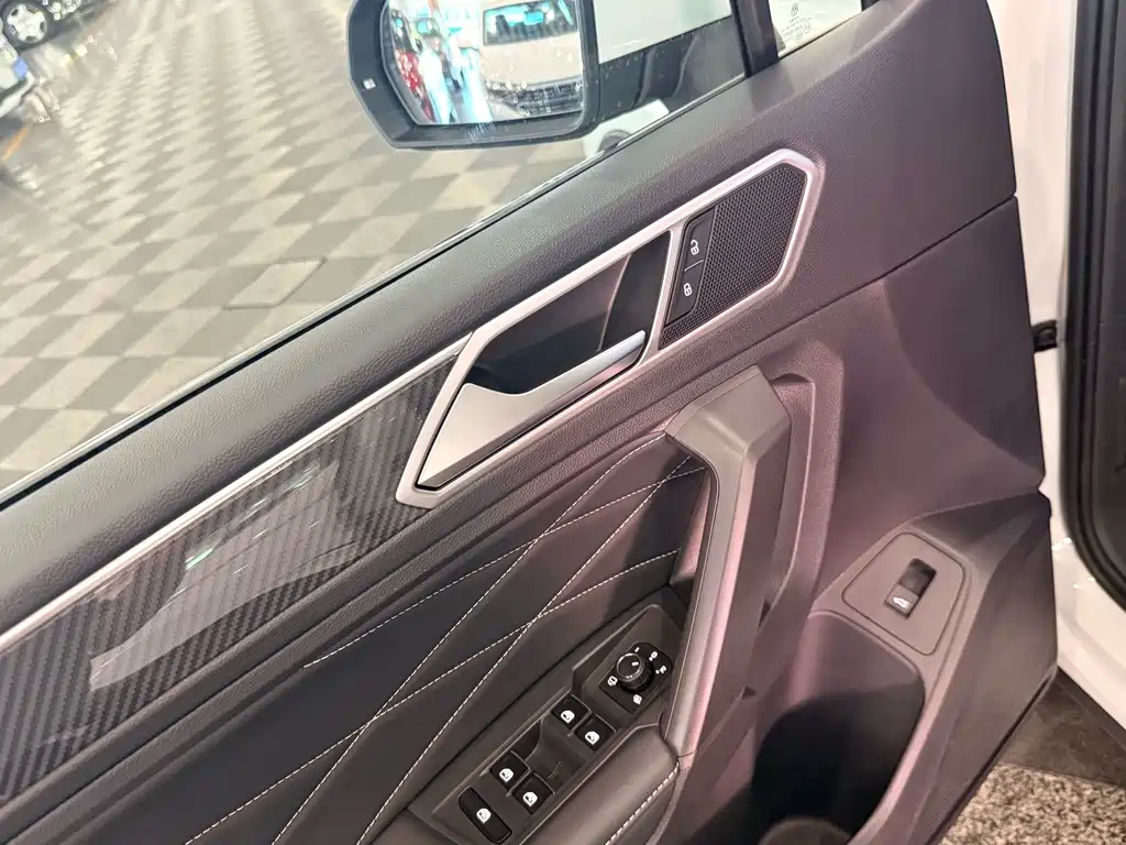 Volkswagen Tiguan L 2025 — фото 16