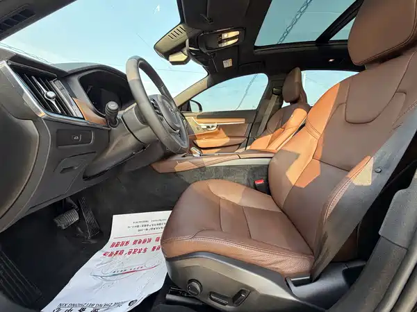 Volvo S90 2023