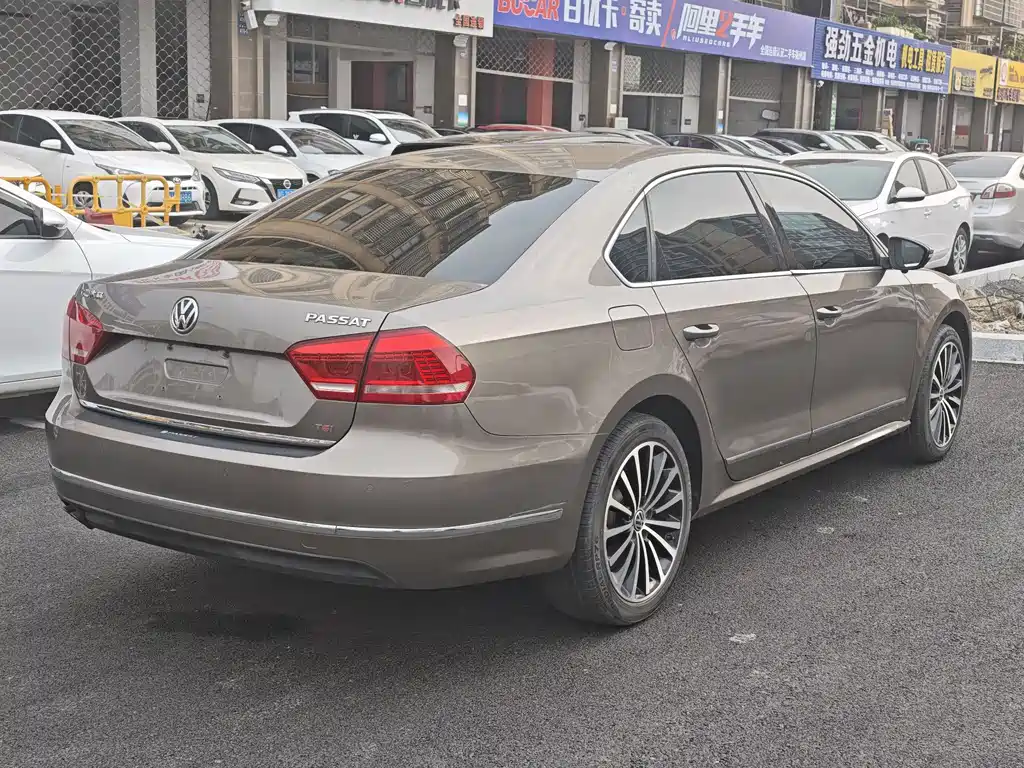 Volkswagen Passat 2014 — фото 4
