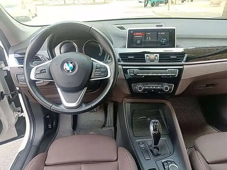 BMW X1 2020 — фото 8