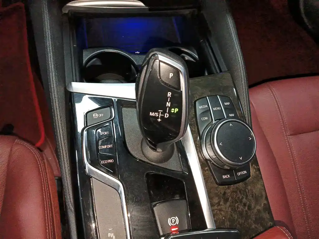 BMW 5 Series 2020 — фото 14