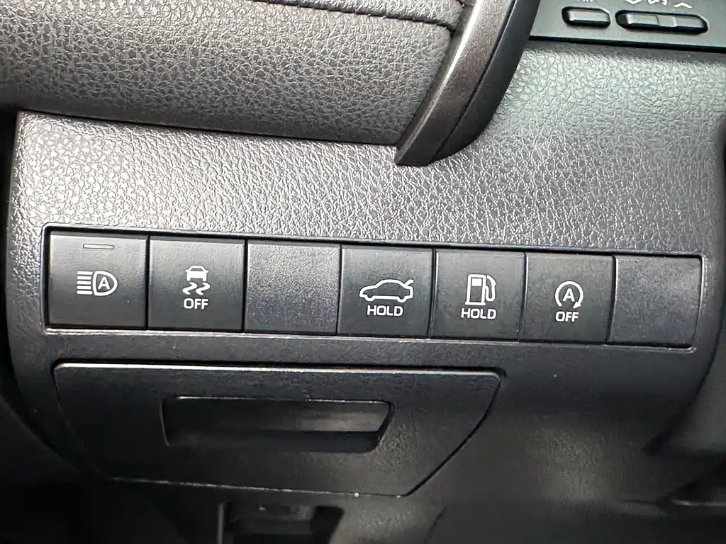 Toyota Camry 2022 — фото 15