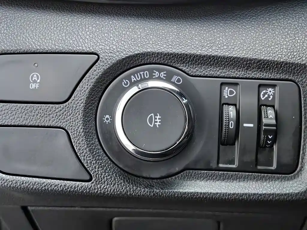 Chevrolet Orlando 2019 — фото 21