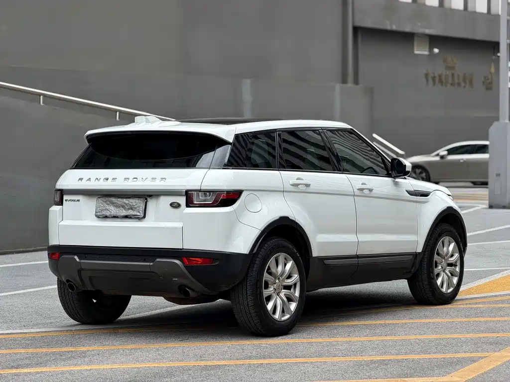 Land Rover Evoque 2019 — фото 9