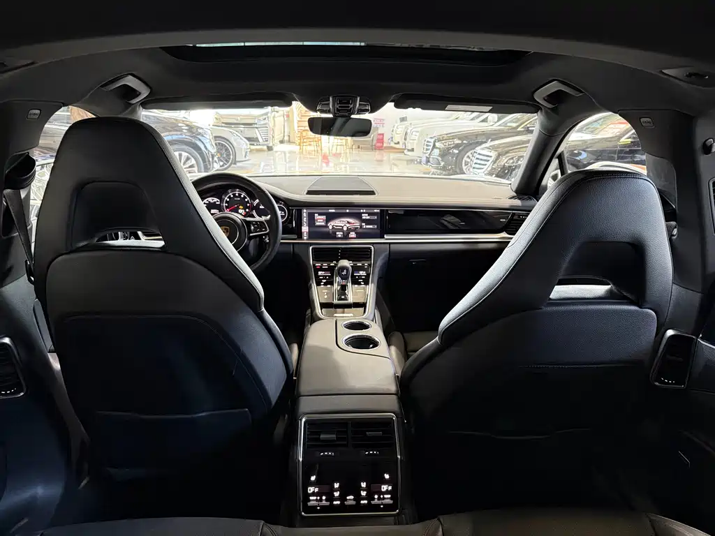 Porsche Panamera 2018 — фото 9