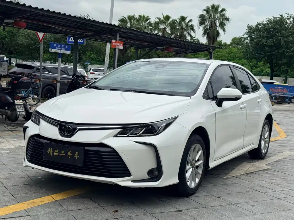 Toyota Corolla 2021 — фото 1