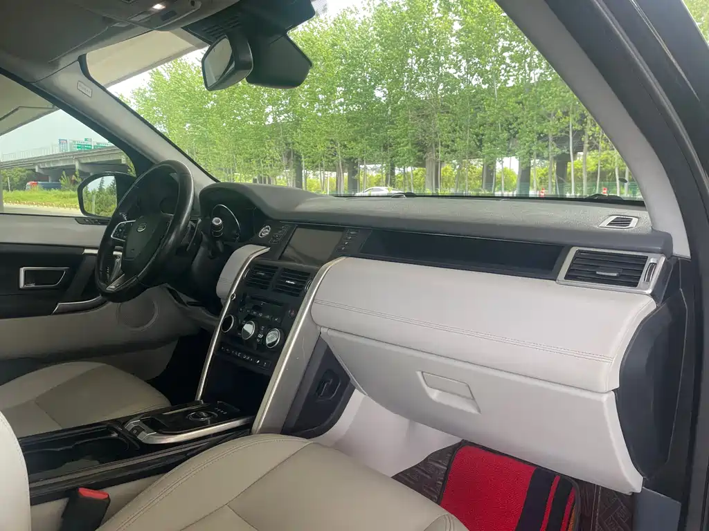 Land Rover Discovery Sport 2015 — фото 11