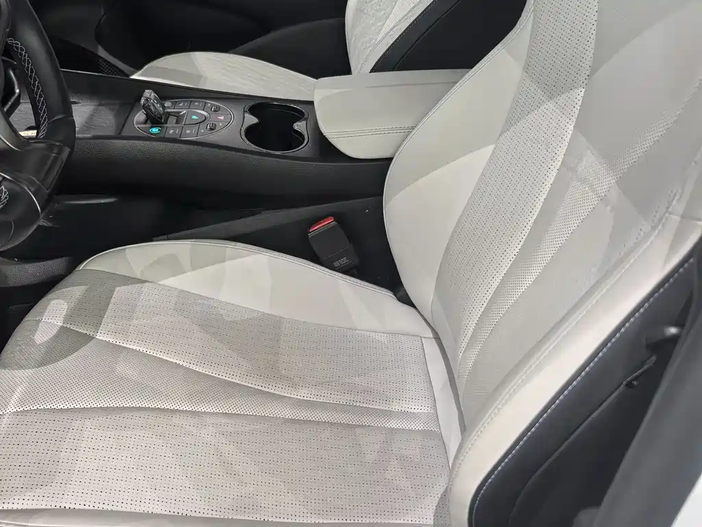 BYD Seal 05 DM-i 2025 — фото 3