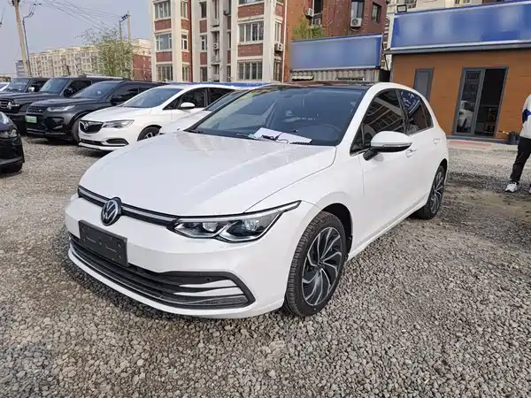 Volkswagen Golf 2021