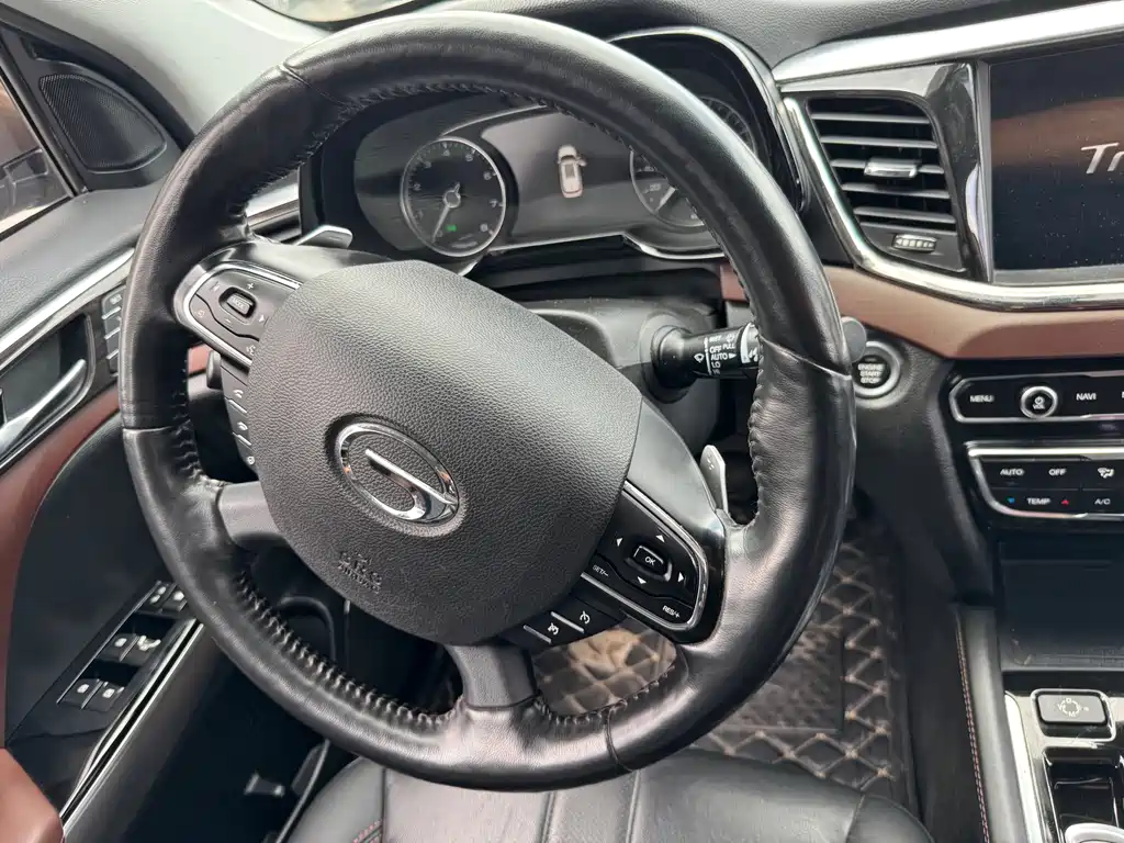 GAC Motor Trumpchi GS8 2017 — фото 12