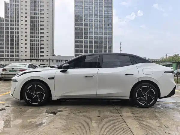 Lynk & Co 07 EM-P 2024