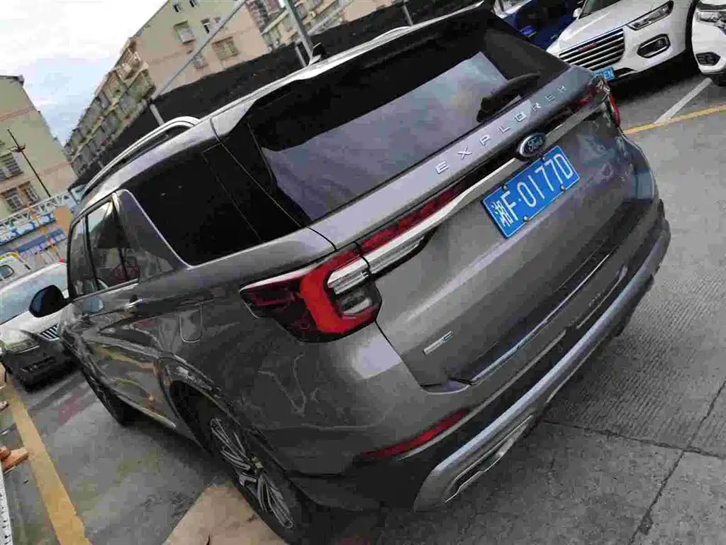 Ford Explorer 2023 — фото 5