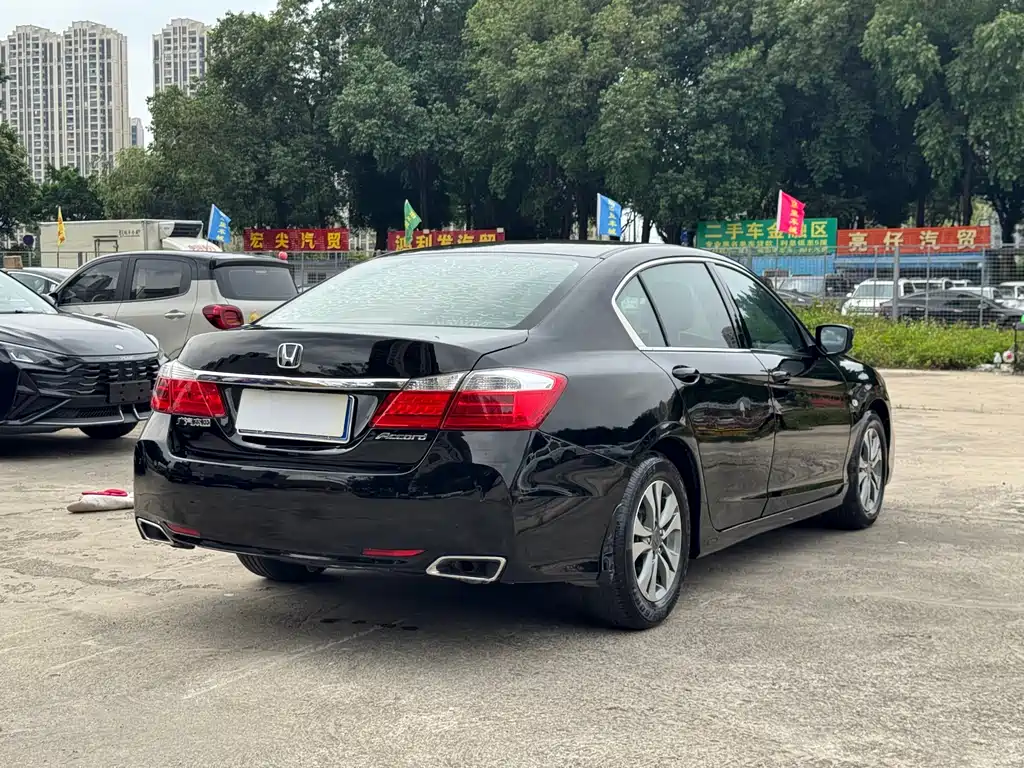 Honda Accord 2014 — фото 14