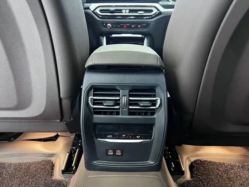 BMW 3 Series 2023 — фото 15