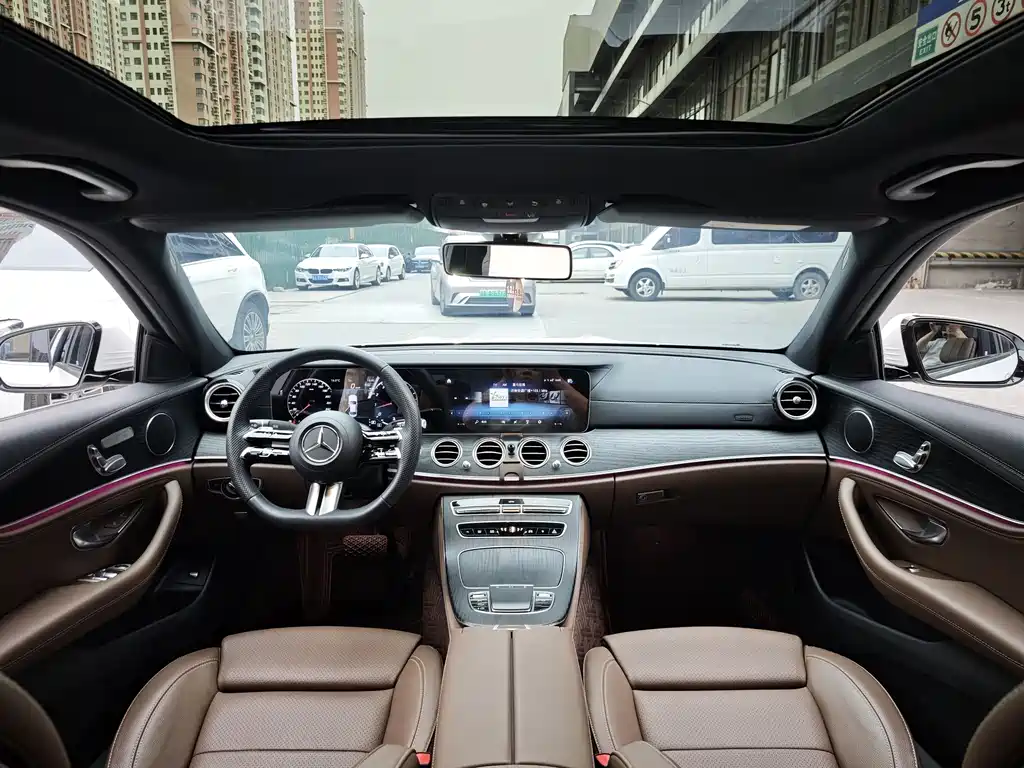 Mercedes-Benz E-Class 2023 — фото 6