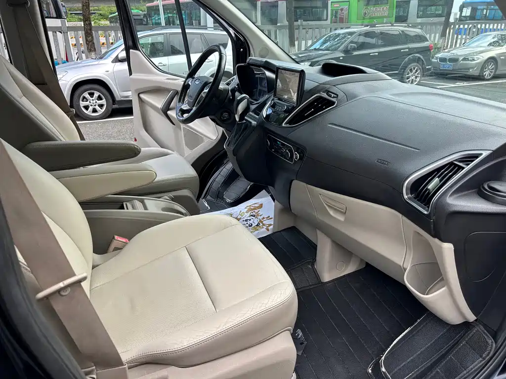 Ford Tourneo 2019 — фото 15