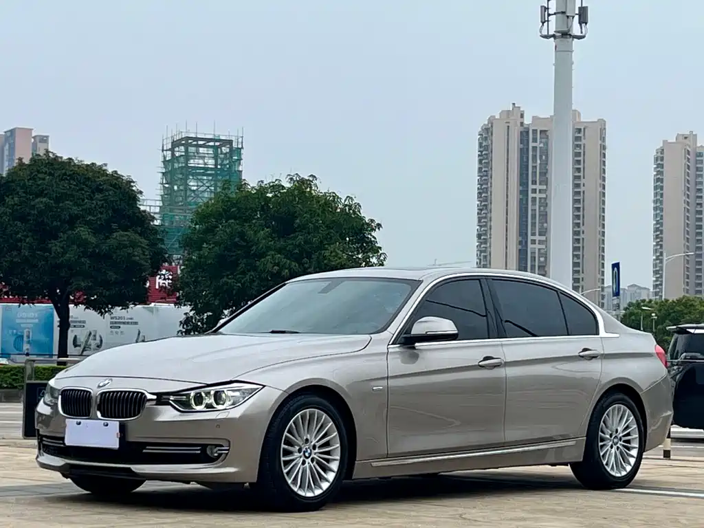 BMW 3 Series 2015 — фото 1