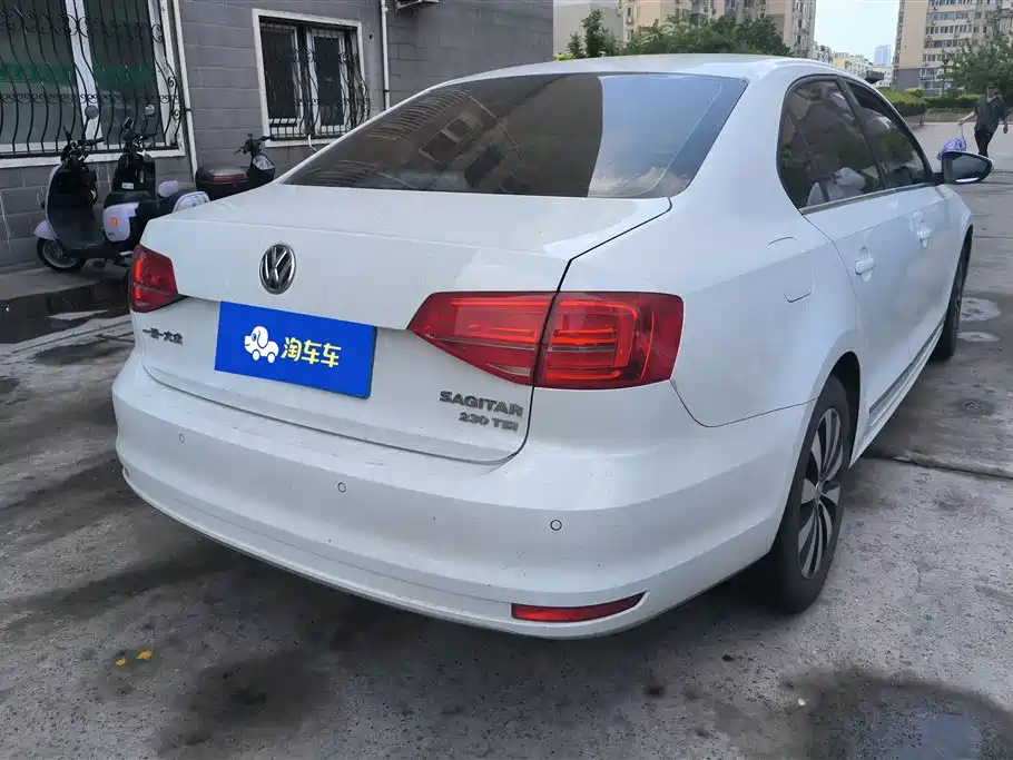 Volkswagen Sagitar 2017