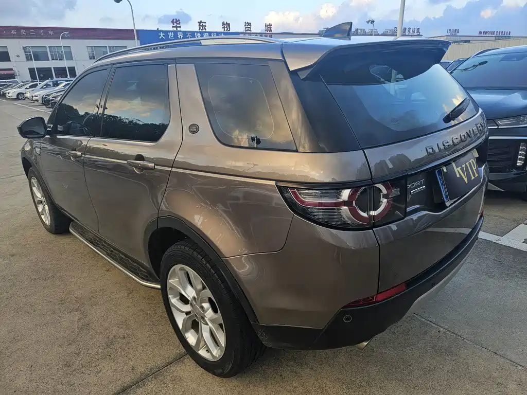 Land Rover Discovery Sport 2017 — фото 11