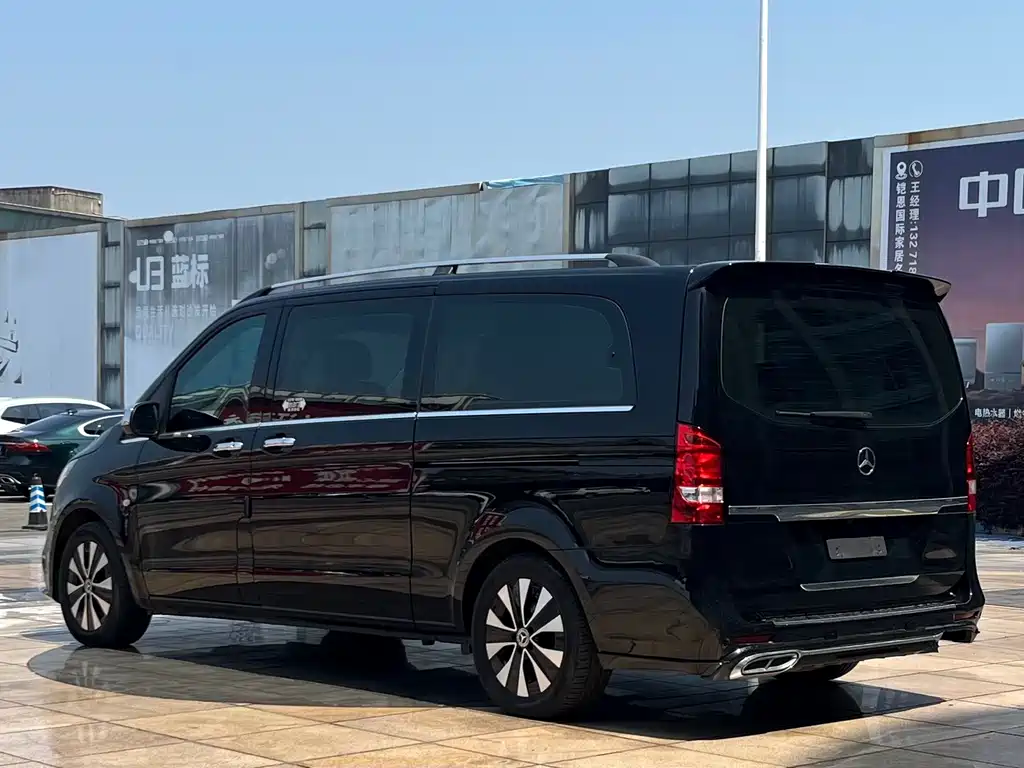 Mercedes-Benz Vito 2023 — фото 13