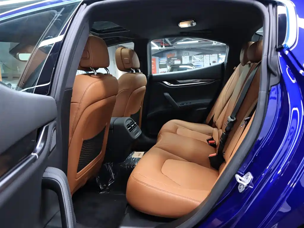Maserati Ghibli — фото 13