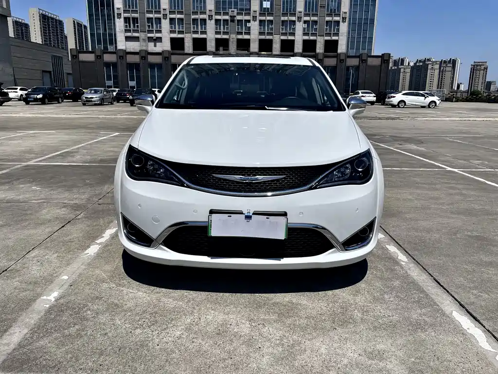 Chrysler Grand Voyager PHEV 2025 — фото 4
