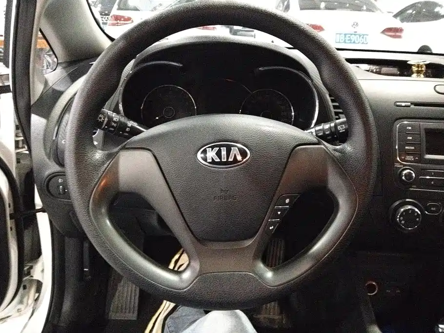Kia K3S 2014 — фото 15