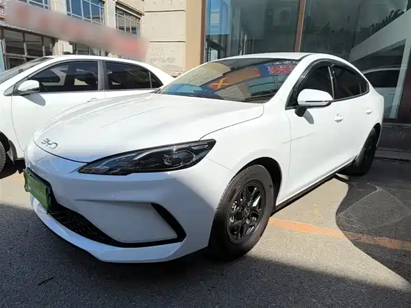 BYD Seal 05 DM-i 2025