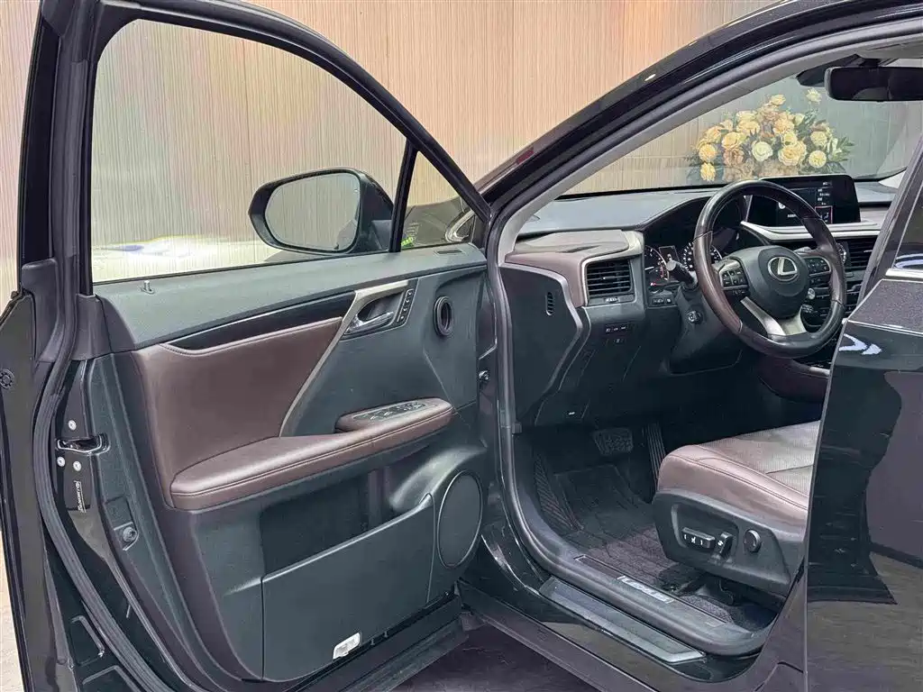 Lexus RX 2022
