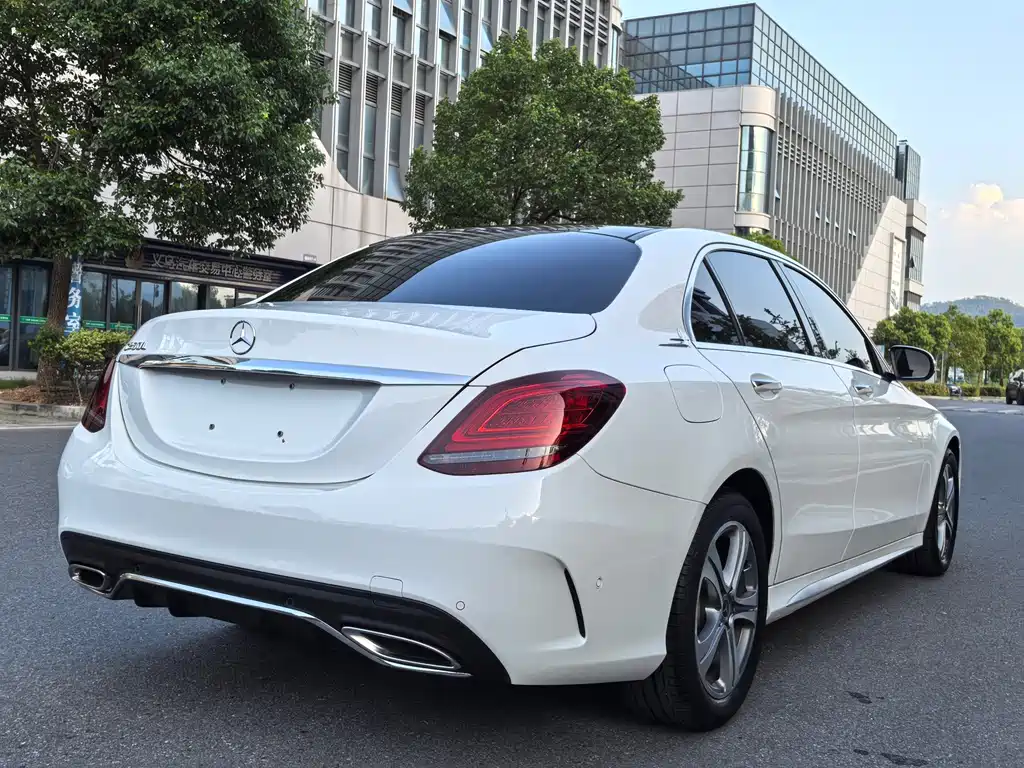 Mercedes-Benz C-Class 2019 — фото 18