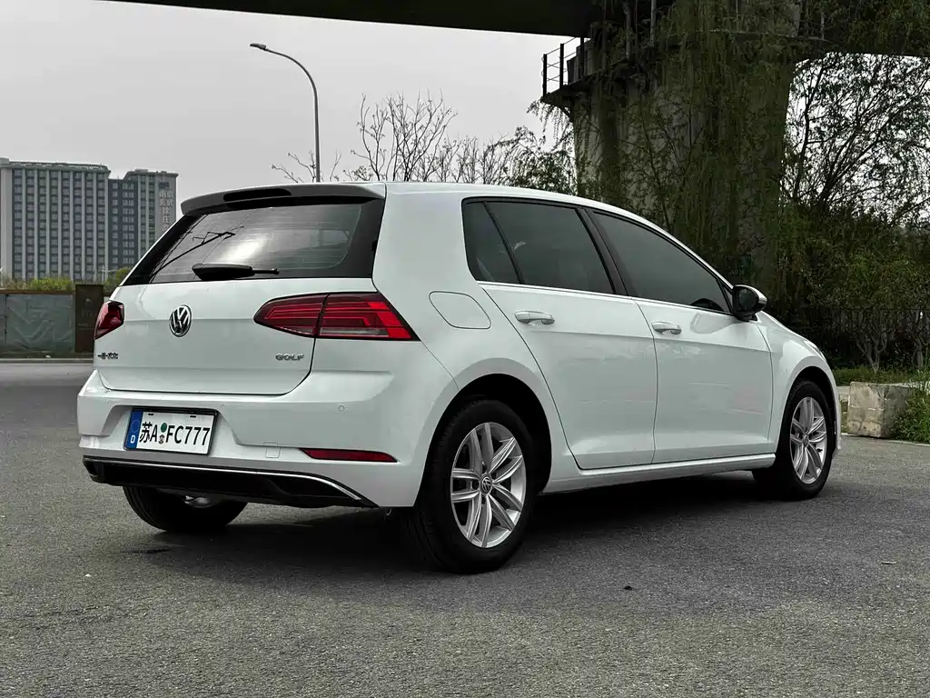 Volkswagen Golf 2018 — фото 15