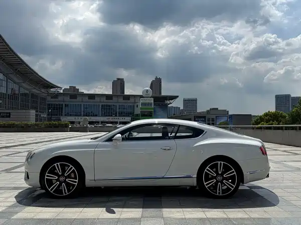 Bentley Continental 2016