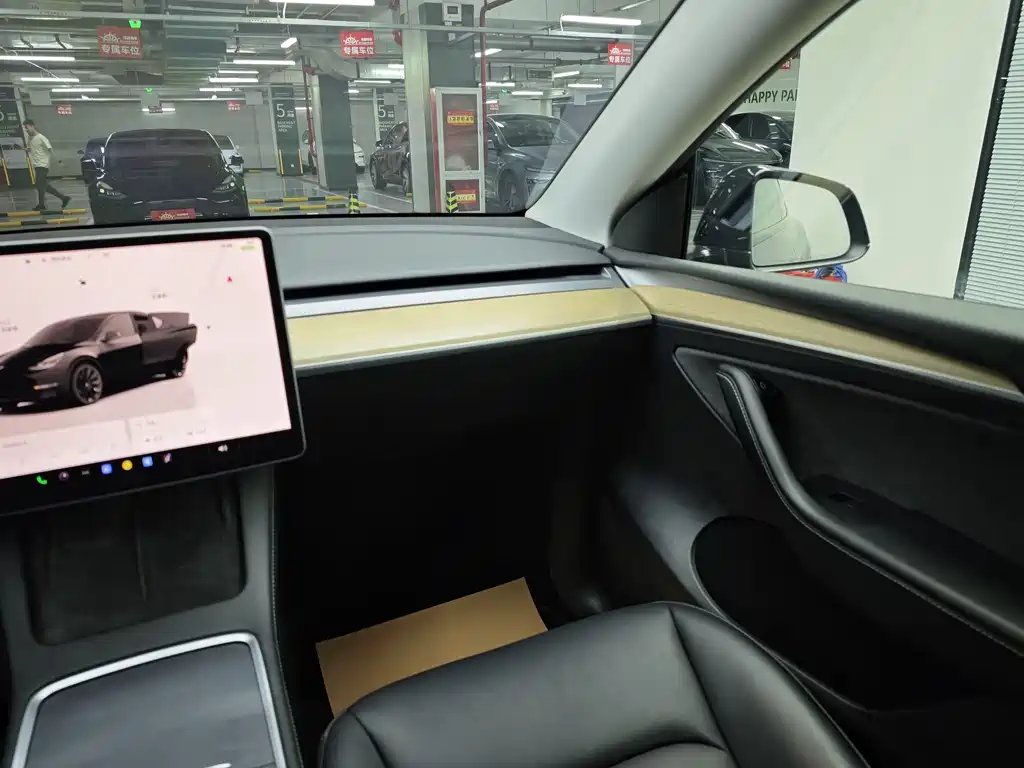Tesla Model Y 2023 — фото 10