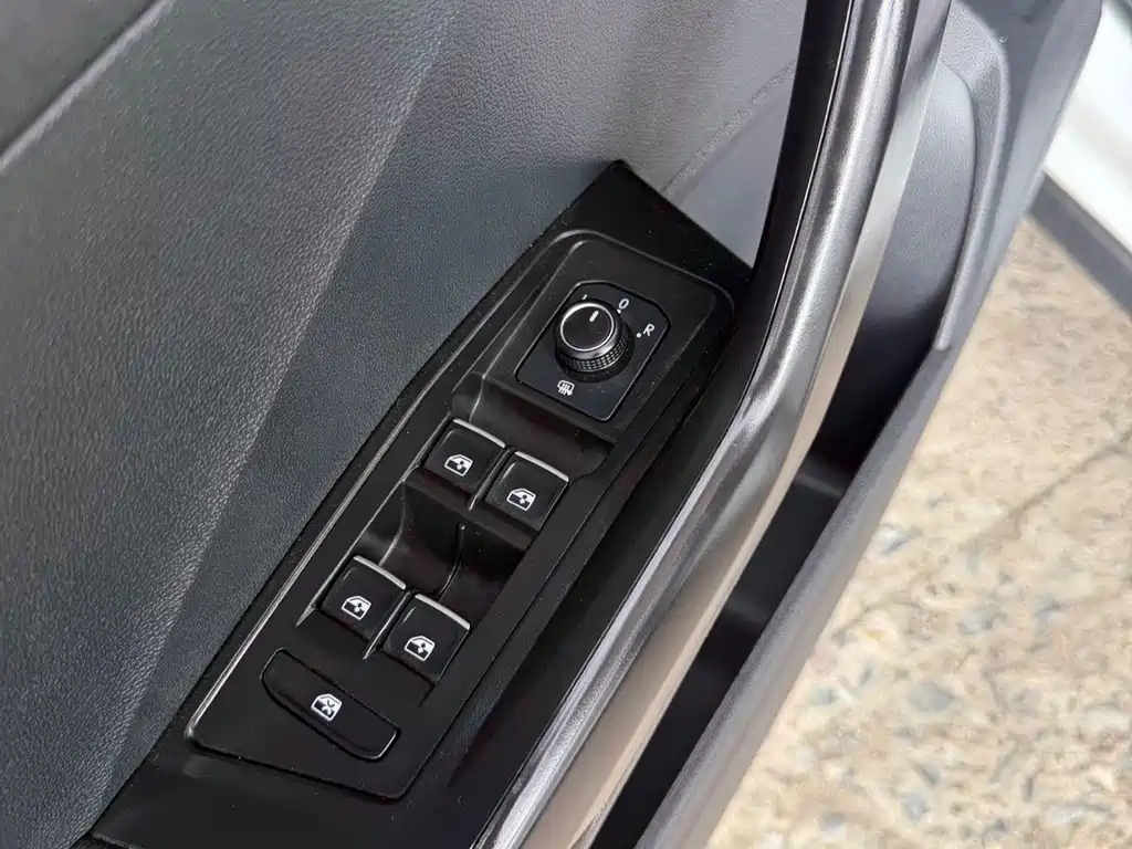Volkswagen T-Roc 2022 — фото 16