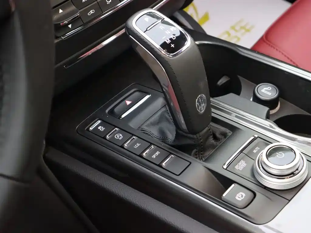 Maserati Ghibli — фото 15
