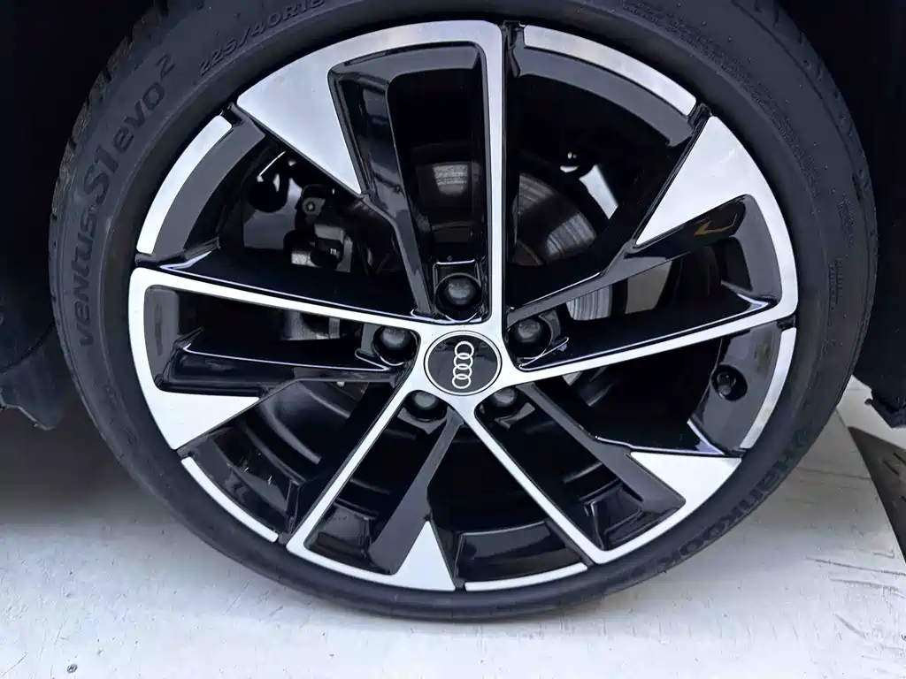 Audi A3 2023 — фото 12