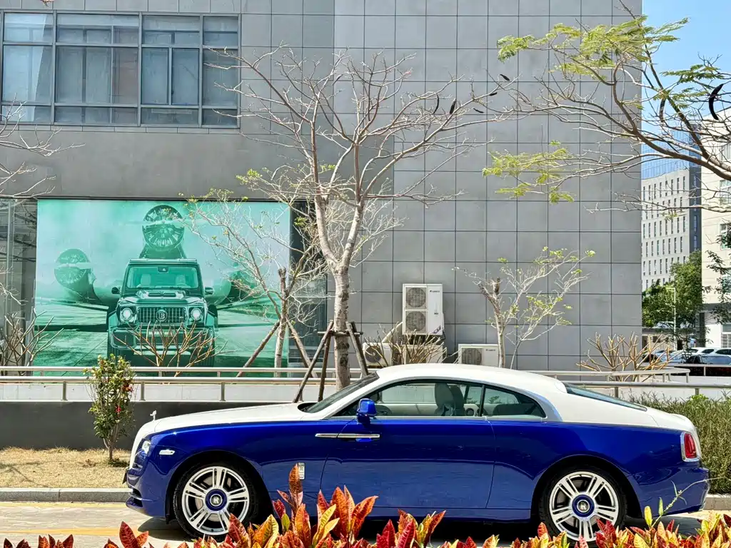 Rolls-Royce Wraith 2017 — фото 16