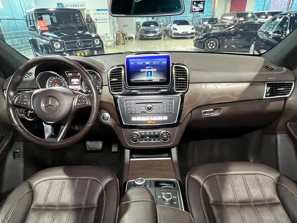 Mercedes-Benz GLE 2017 — фото 20