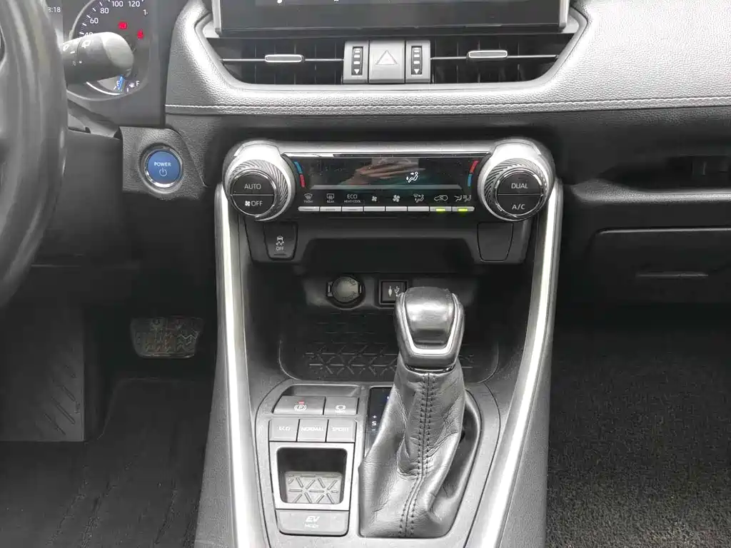 Toyota Wildlander 2021 — фото 10