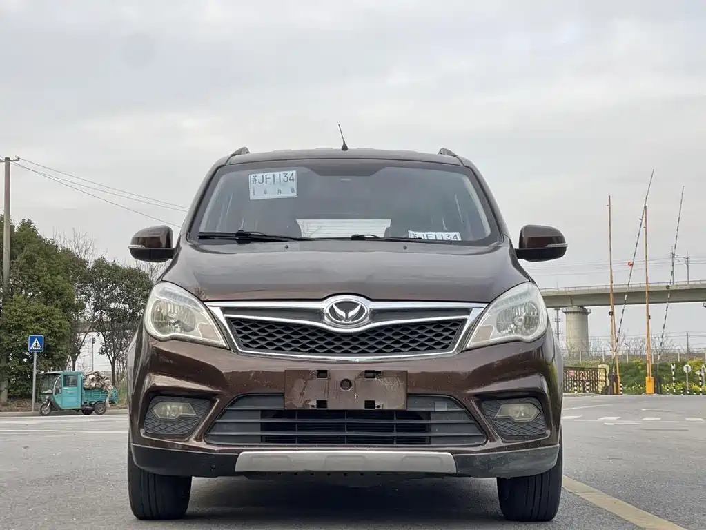 BAIC Huansu H2 2015 — фото 2